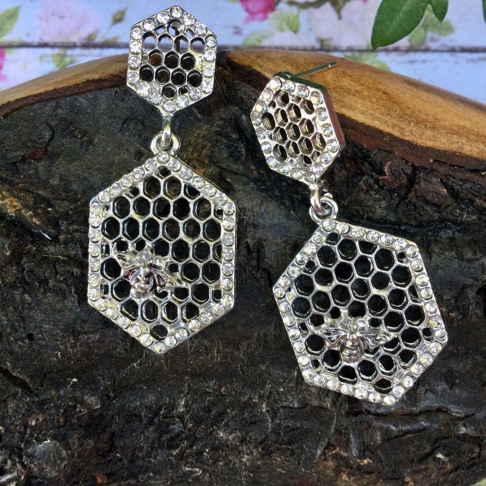 🏷️ Honeycomb With Bees Post Earrings Silver Tone
